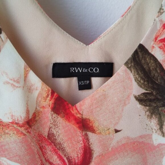 Top RW&Co - Picture 2 of 3